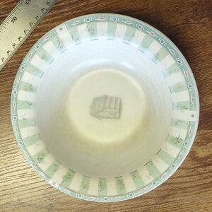 Pfaltzgraff Naturewood Birdhouse 7.25" Stoneware Bowl Red Logo